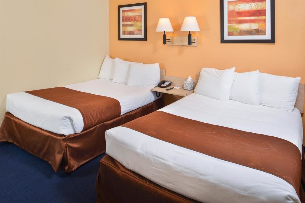 Days Inn By Wyndham New Philadelphia Exterior foto