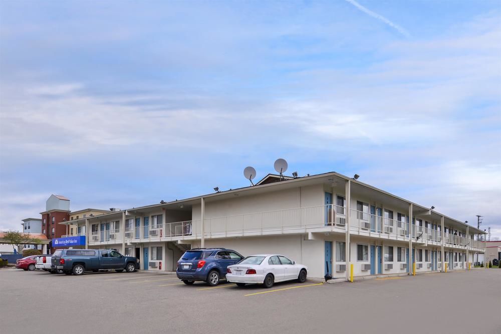 Days Inn By Wyndham New Philadelphia Exterior foto